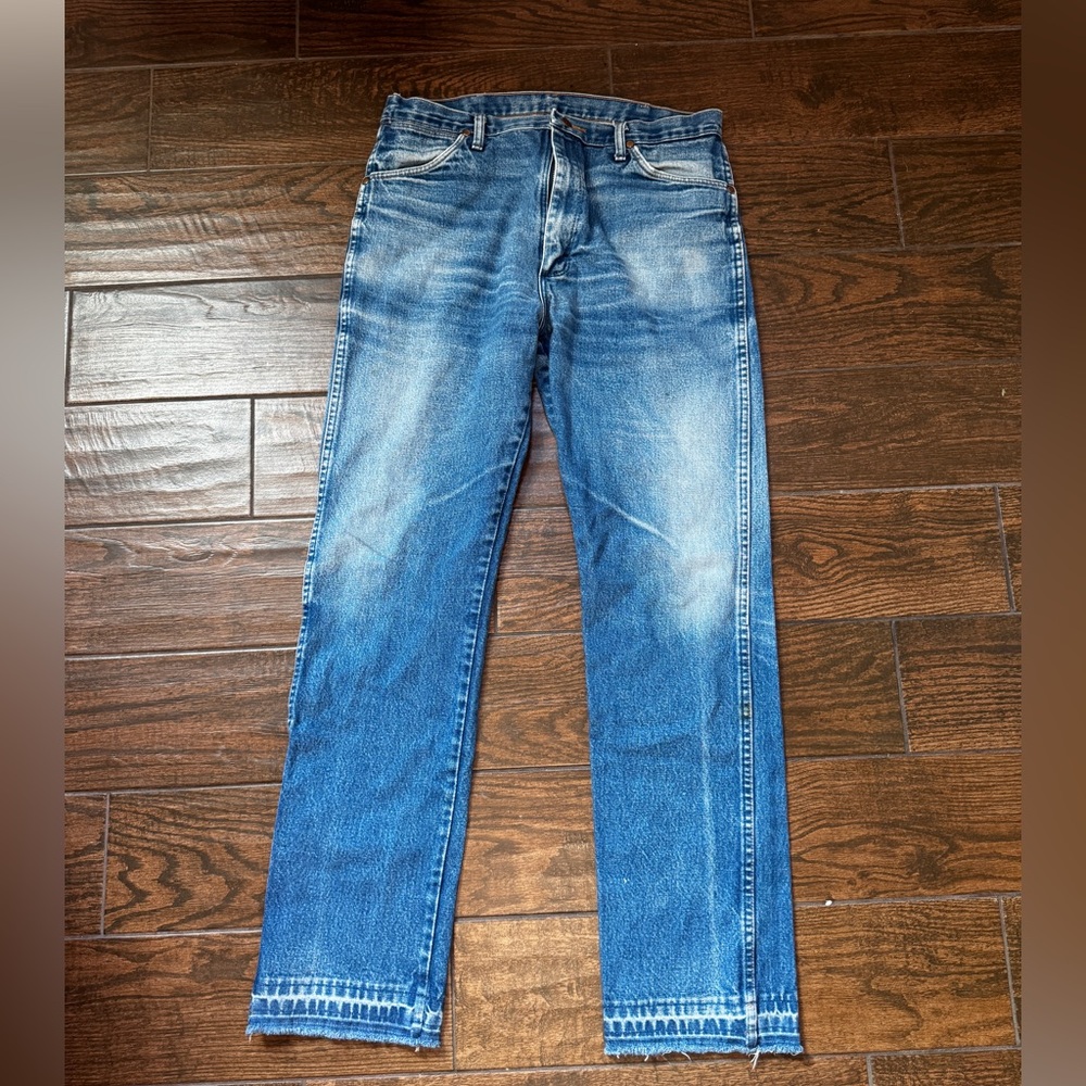 Wrangler Women’s Blue Jeans 36x34 Classic Fit Like New